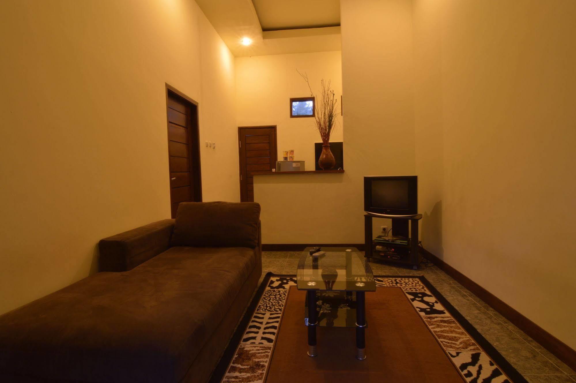 Shu Villa Lombok Kuta  ภายนอก รูปภาพ
