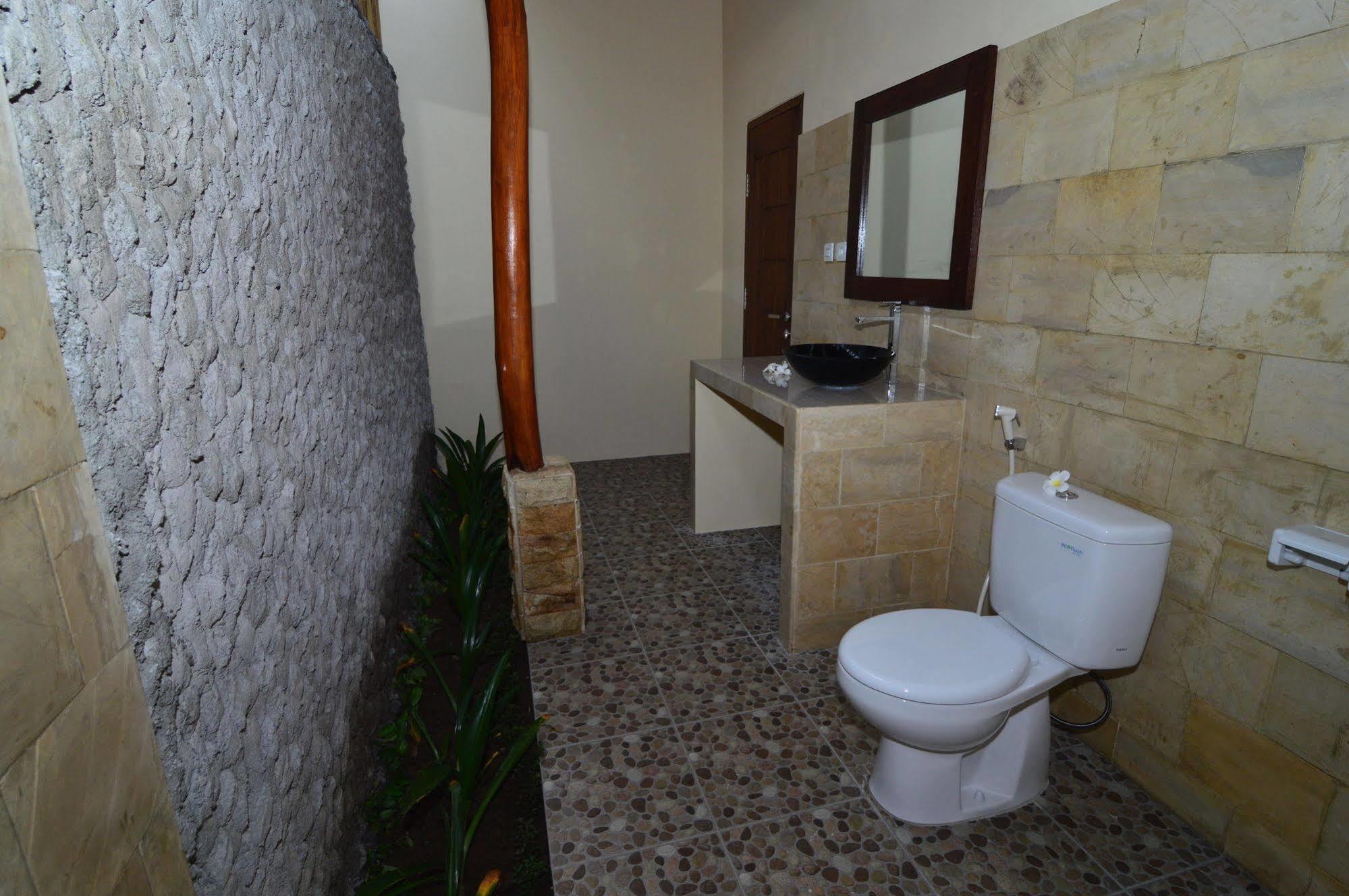 Shu Villa Lombok Kuta  ภายนอก รูปภาพ