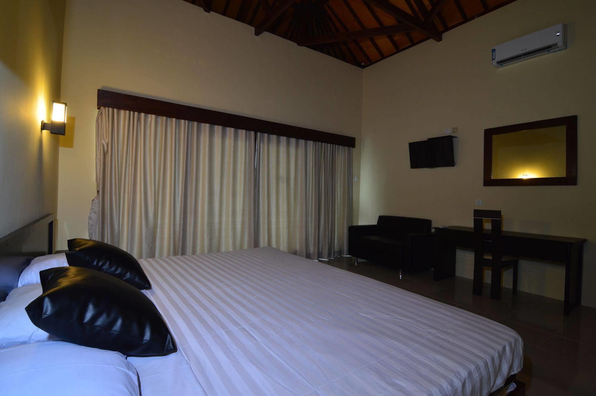 Shu Villa Lombok Kuta  ภายนอก รูปภาพ