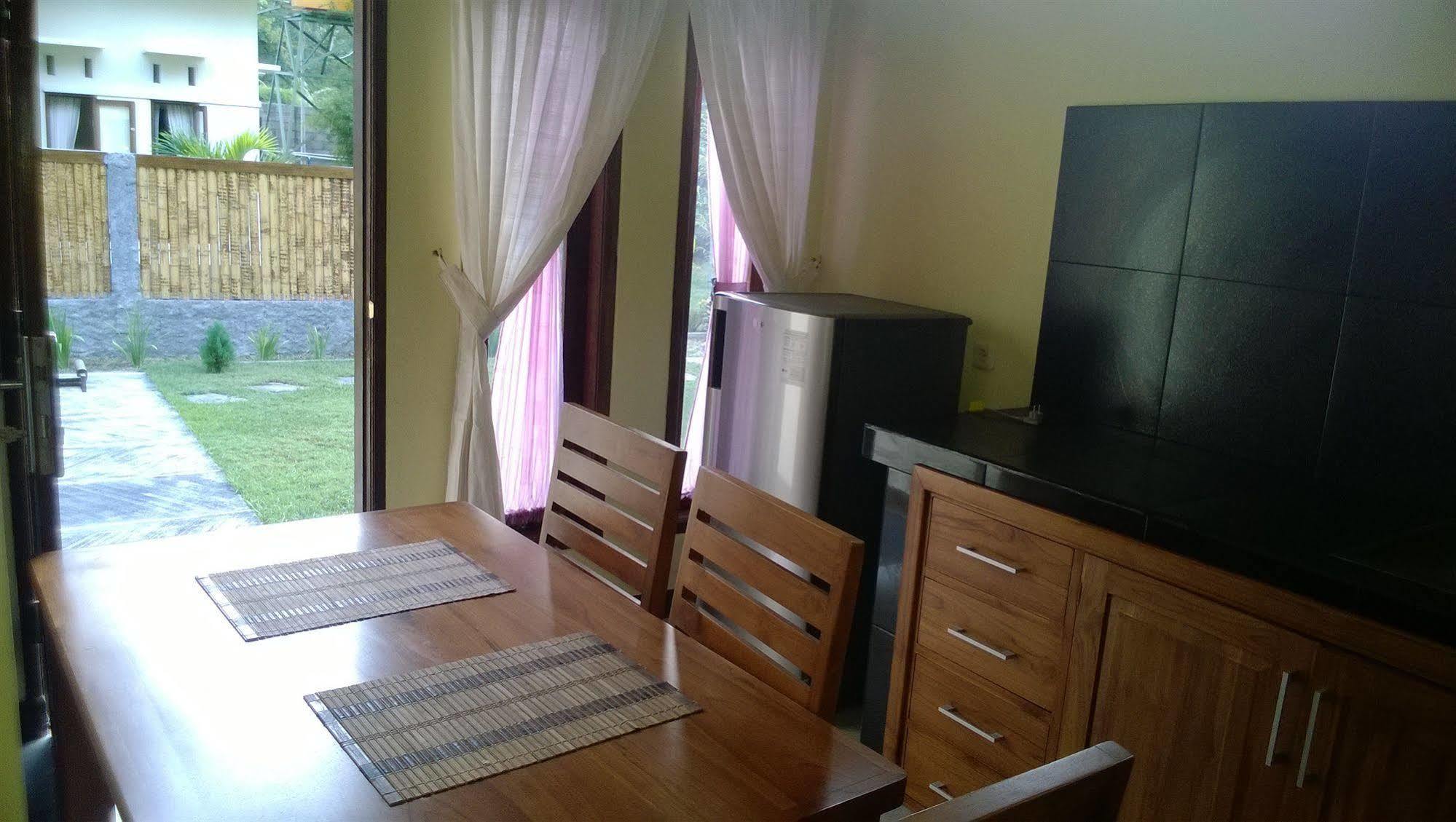 Shu Villa Lombok Kuta  ภายนอก รูปภาพ