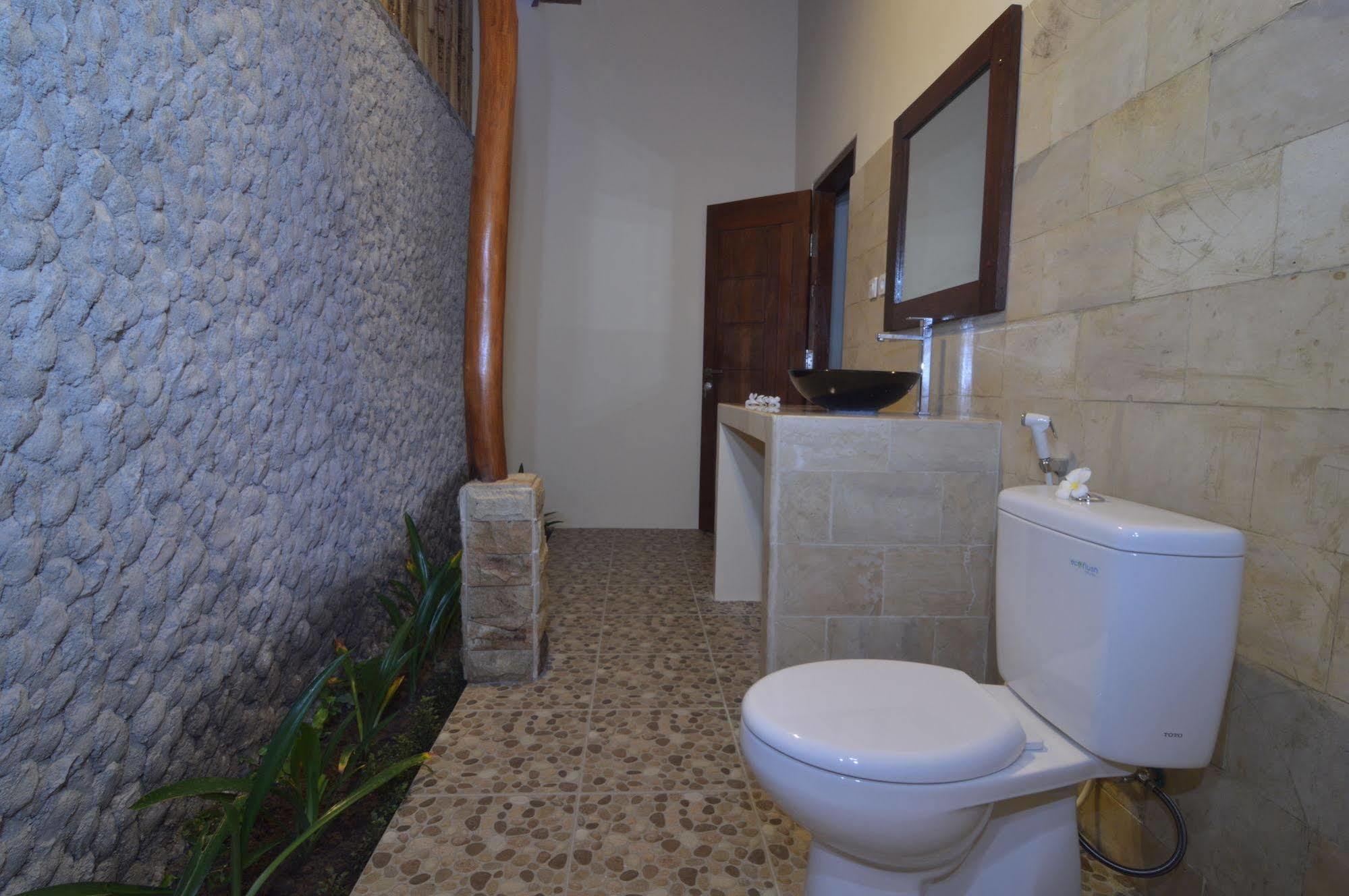 Shu Villa Lombok Kuta  ภายนอก รูปภาพ